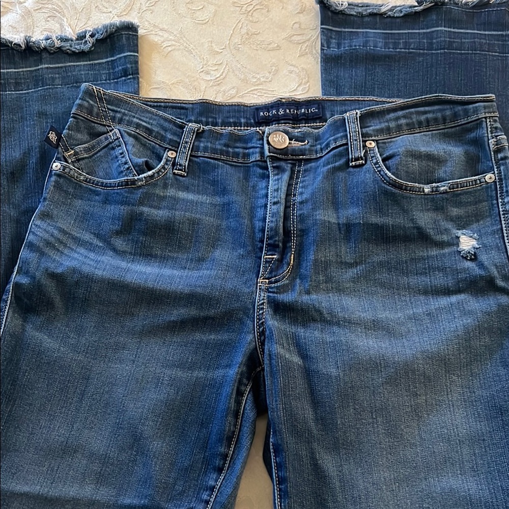 Rock & Republic Blue Straight Leg Jeans with Distressed Hem